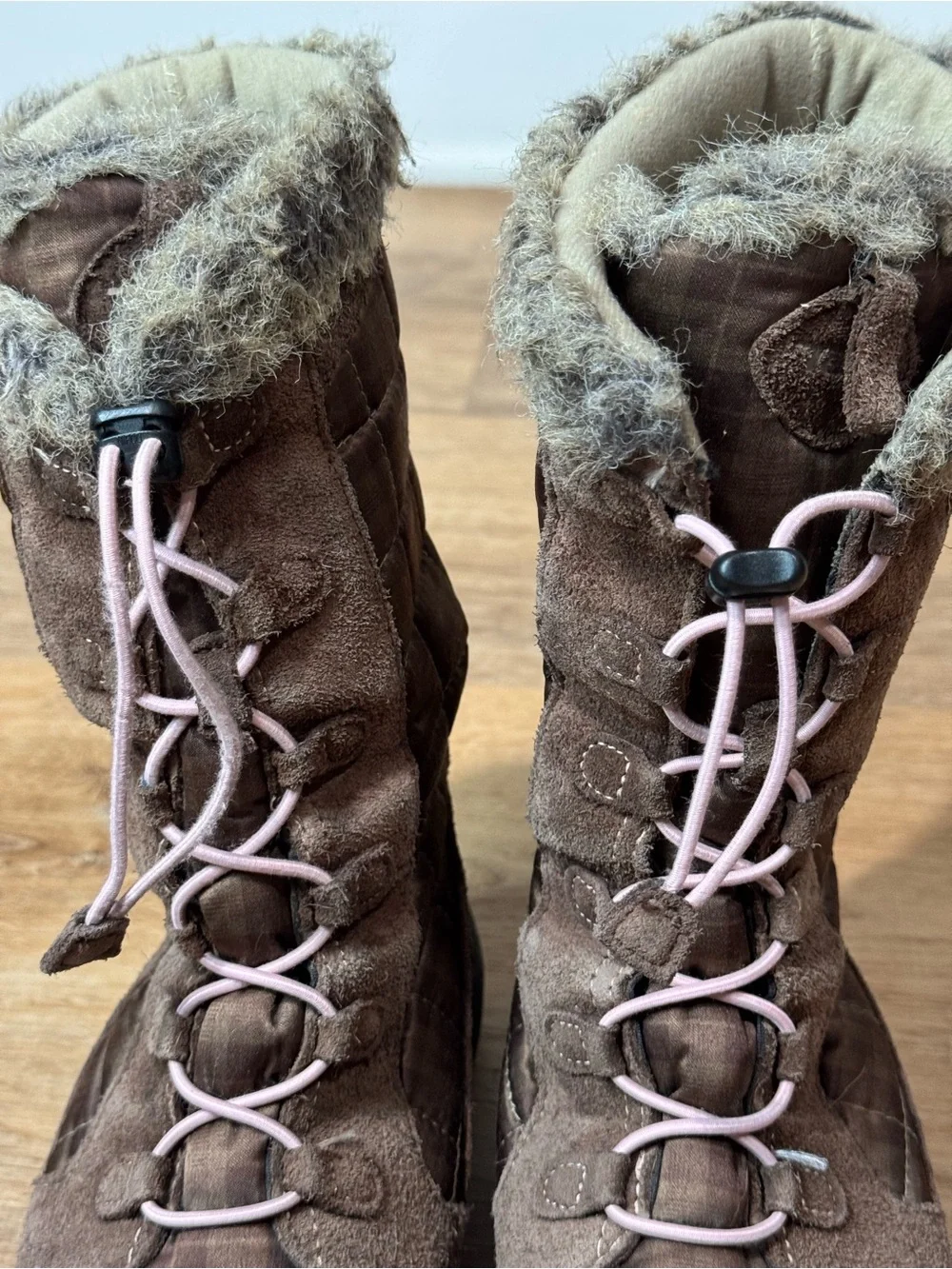 Teva Girls Brown Winter Boots with Pink Laces Size 3